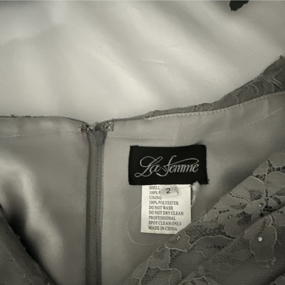 NEW $469 La Femme [ size 2 ] Portrait Neck Sparkle Lace Gown in Platinum‎ - Picture 3 of 13